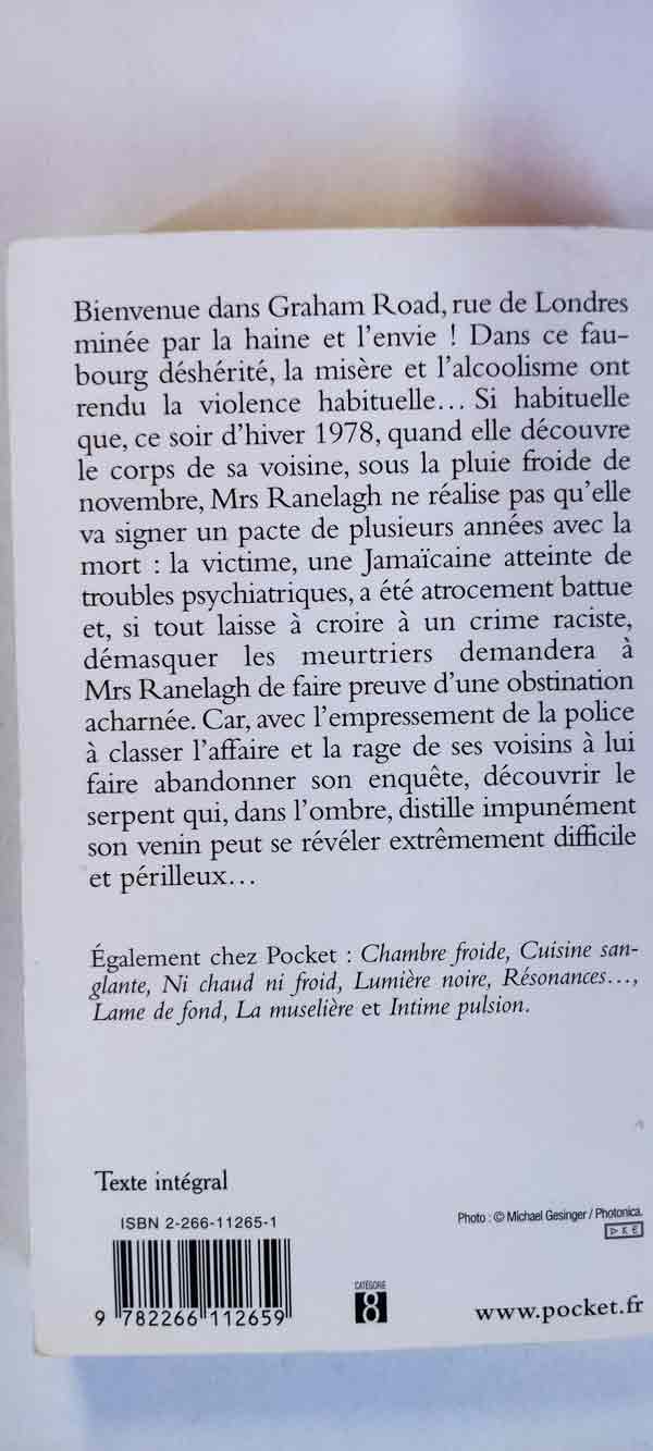 Un serpent dans l'ombre : livres pas cher d'occasion, de seconde main de l'association Lire et Créer
