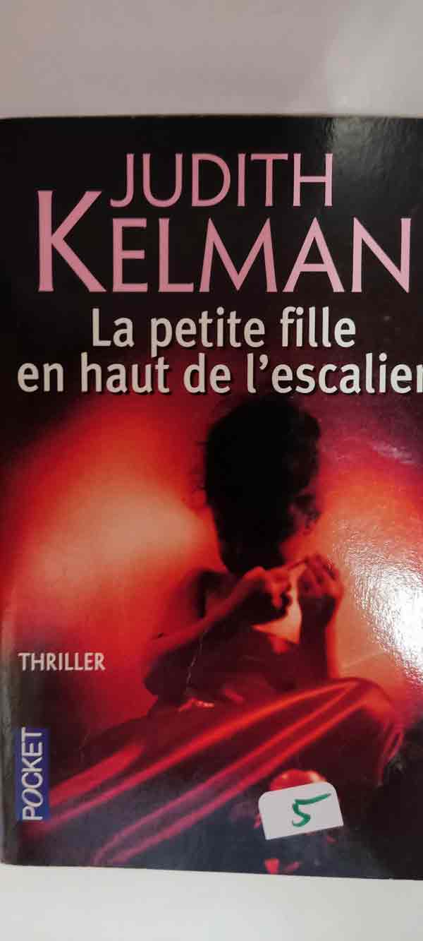 La petite fille en haut de l'escalier : livres pas cher d'occasion, de seconde main de l'association Lire et Créer